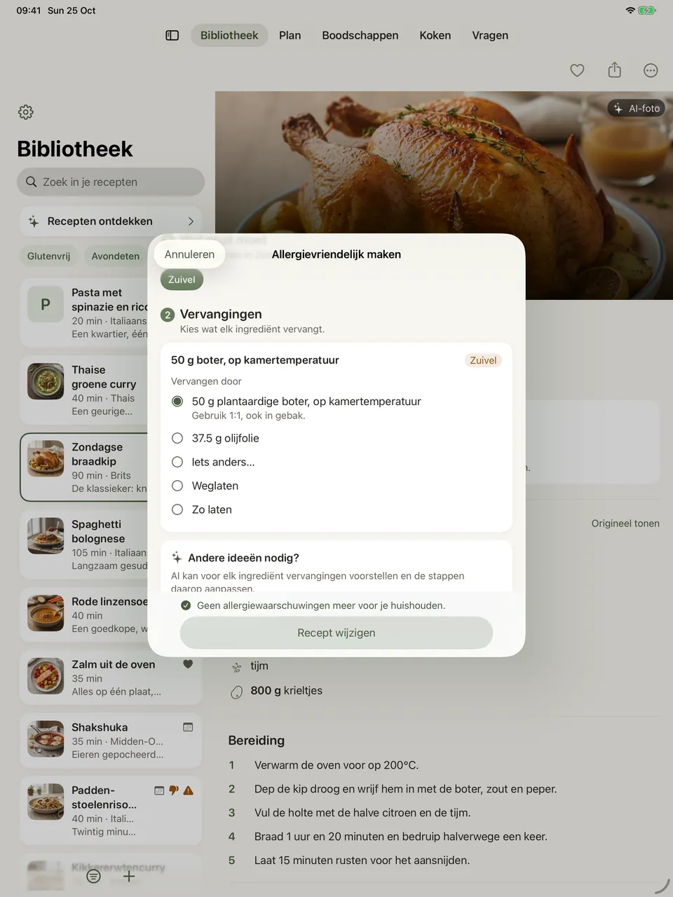 Het venster voor allergievriendelijk aanpassen op tabletbreedte, als paneel boven de gesplitste receptenbibliotheek: zuivel aangevinkt als het allergeen dat eruit moet, vervangers voor de boter waarbij plantaardige boter is gekozen, en een knop om AI om andere ideeën te vragen.
